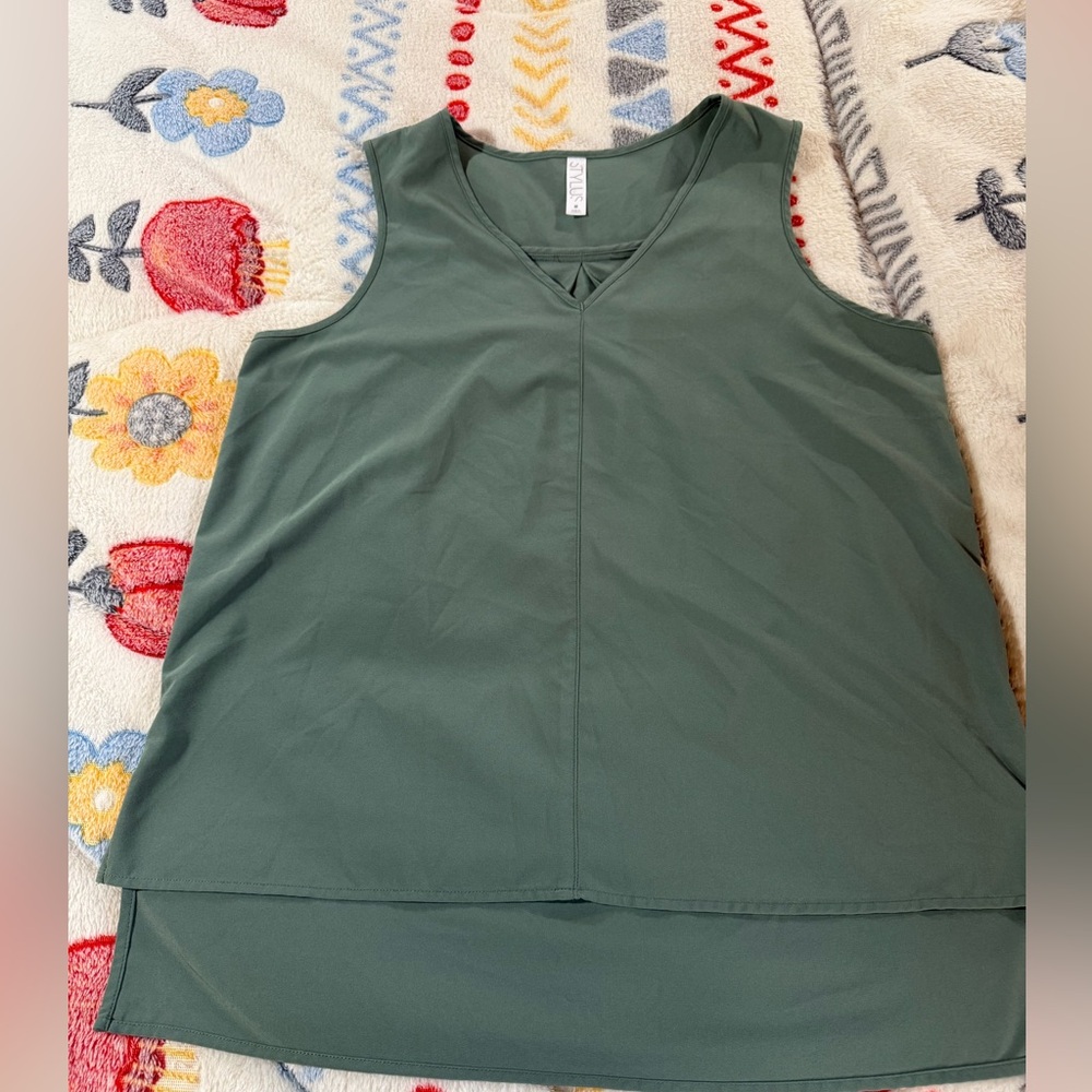 Stylus Womens Tank Top Med Olive Green Poly Spandex Blend Lightweight Comfy Airy